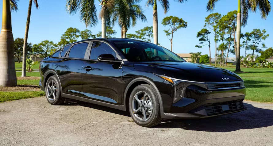 2025 Kia K4 LXS