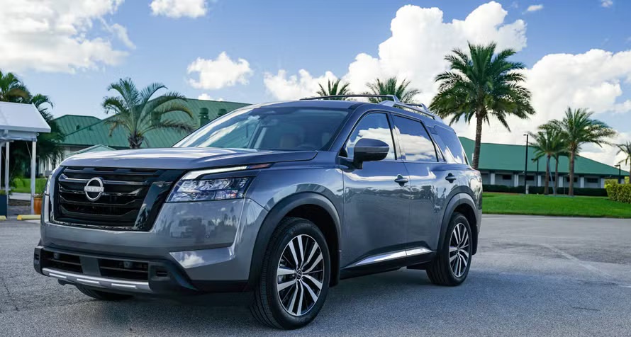 2025 Nissan Pathfinder Platinum
